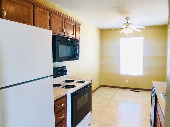 4th image of 2633 NW 69th Pl