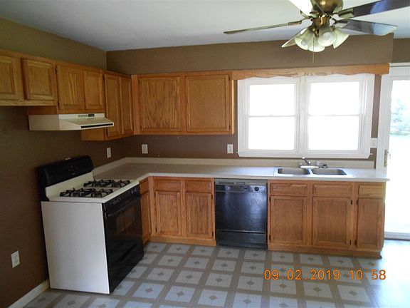 3rd image of 42 Liberty Blvd