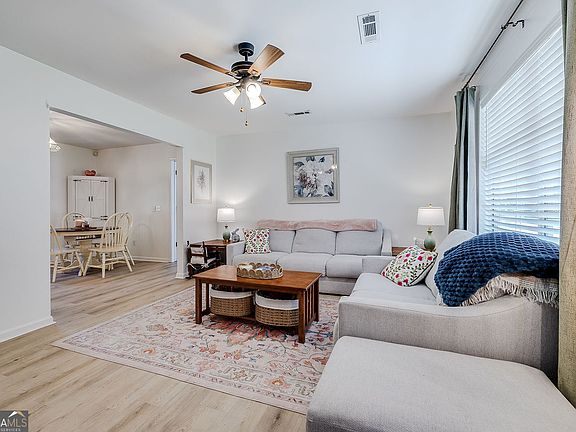 4th image of 418 Plantation Way