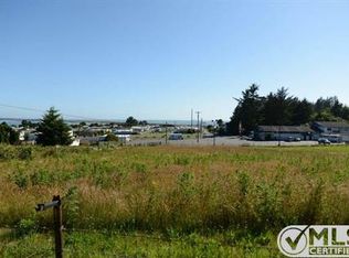 12451 Ocean View Dr, Smith River, CA 95567