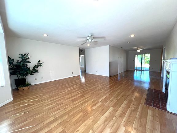 2nd image of 2400 Geraldine Dr