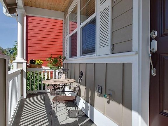 3rd image of 19578 Jensen Way NE