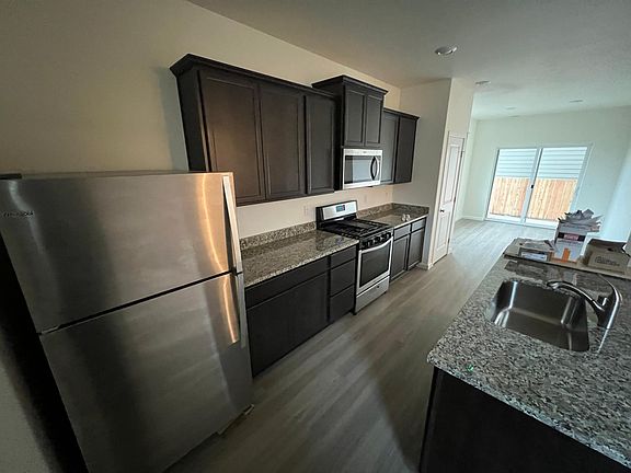 4th image of 28412 77th Dr NW