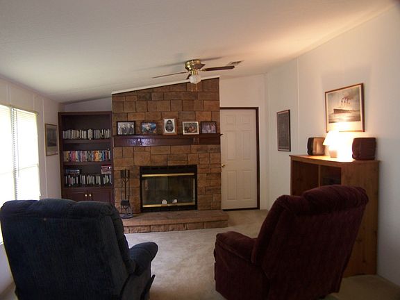 Family Room w/Fireplace