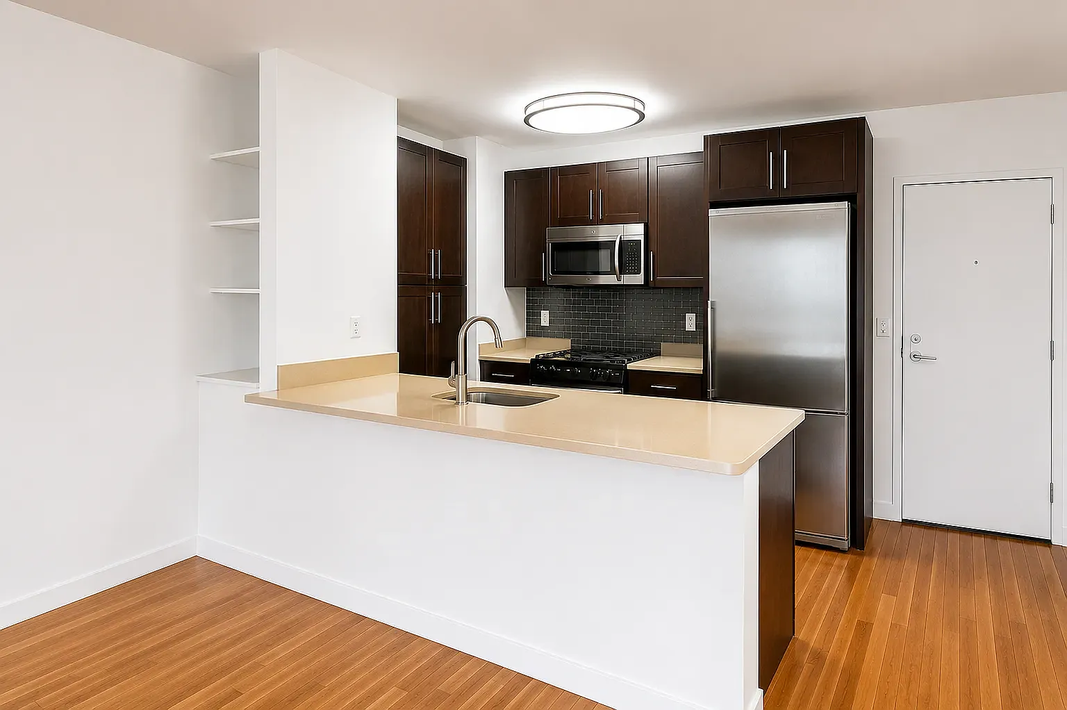 213 East 37th Street — Photo 2