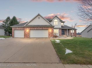 10807 Knockaderry Dr, Grand Ledge, MI 48837