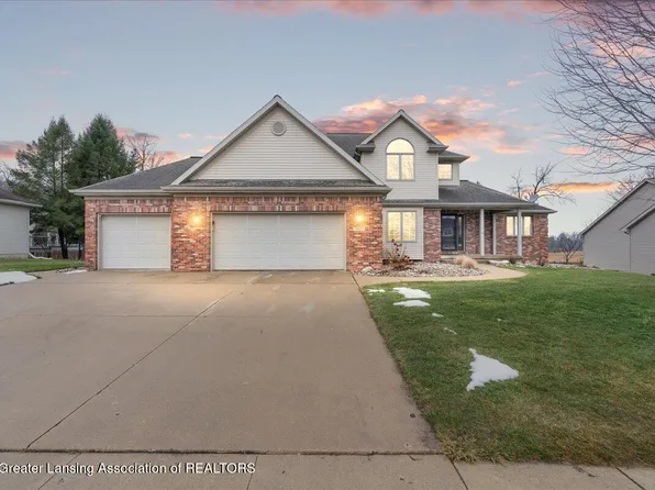 10807 Knockaderry Dr, Grand Ledge, MI 48837