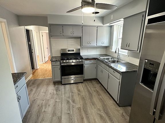 3rd image of 8556 S Yates Blvd #1