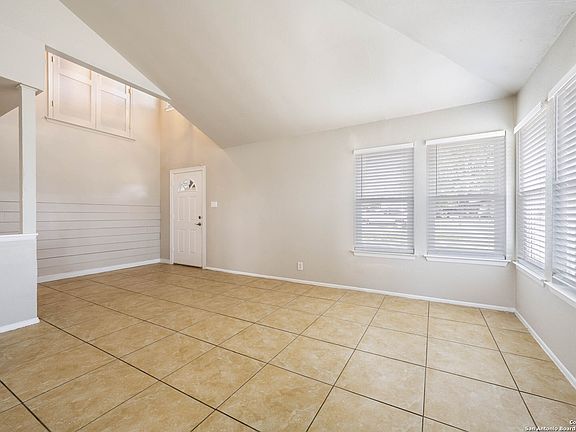 3rd image of 6914 Ludgate