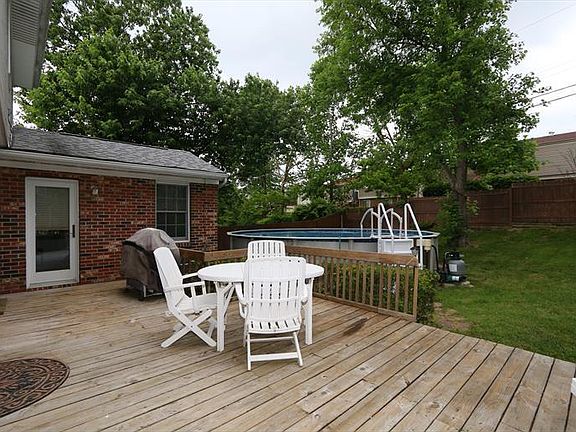 4th image of 1740 Fullerton Dr