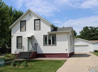 318 W Warren St, Luverne, MN 56156