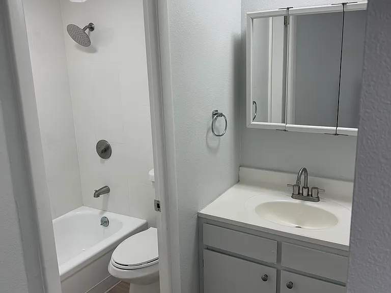Arvada Court Apartments — Photo 9