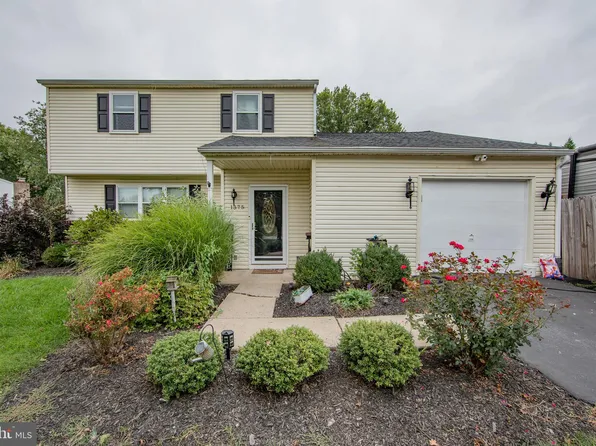 1375 Angela Dr, Phoenixville, PA 19460