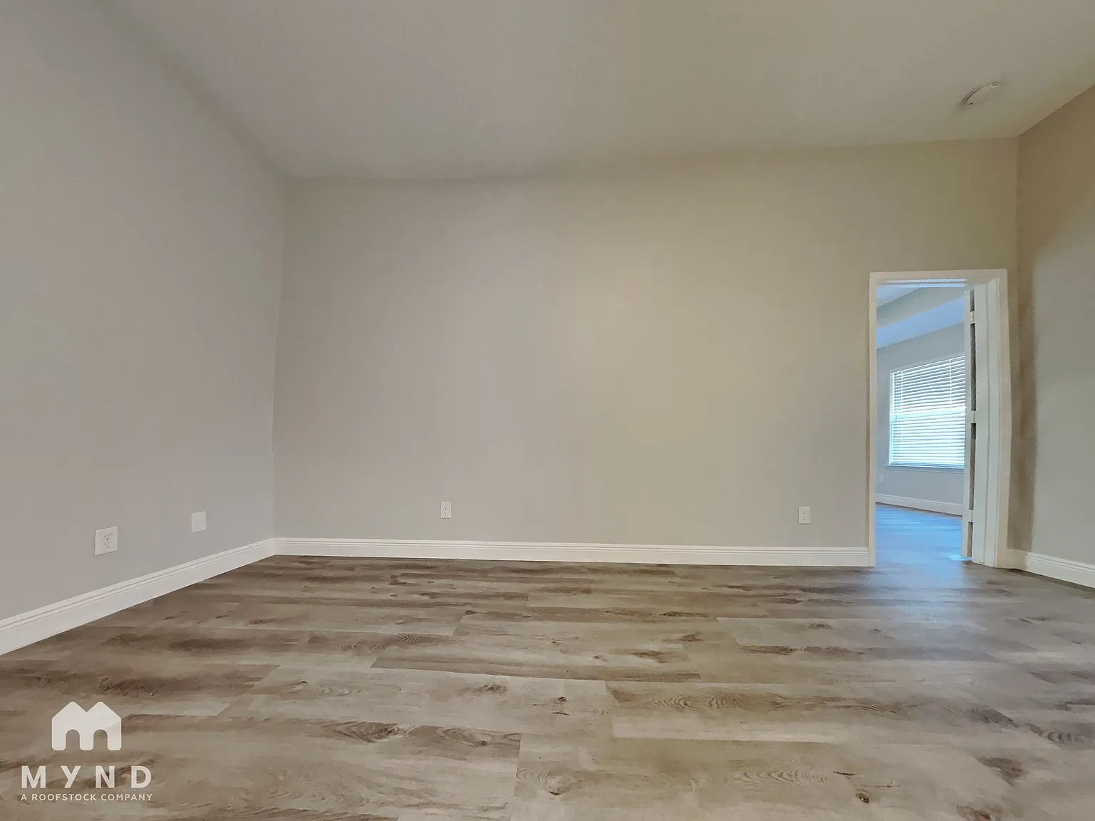 3 bed, 2.0 bath, 1315 sqft, $1,849 — Photo 3