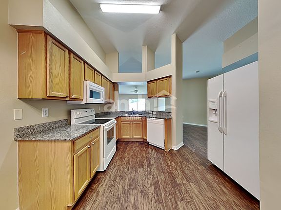 3rd image of 30846 Midtown Ct