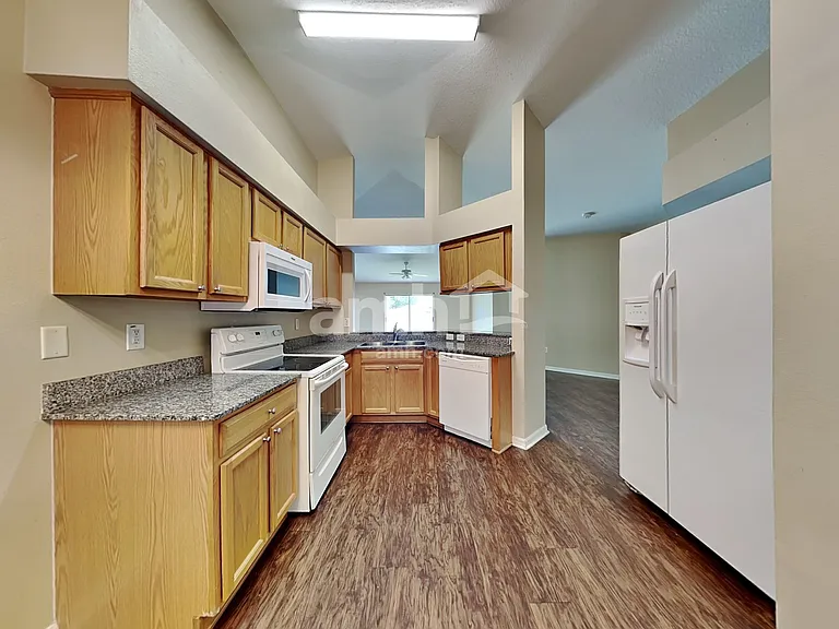 30846 Midtown Ct — Photo 3