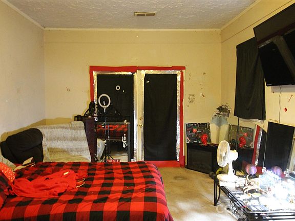 3rd image of 107 Pine Tree Rd