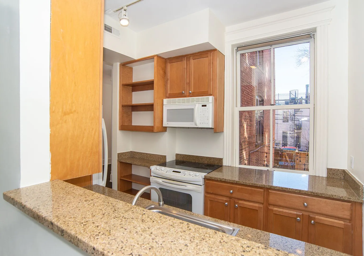 U Street Apartments — Photo 4