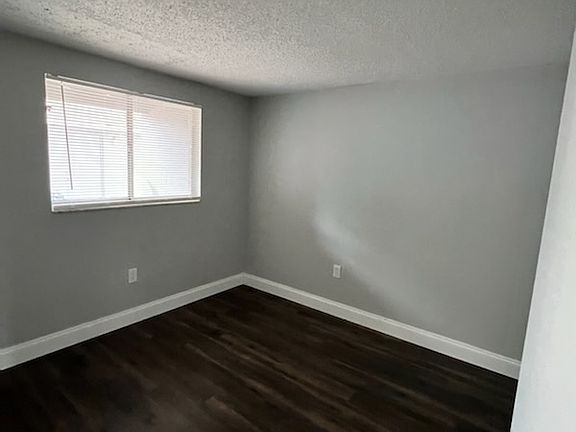 5th image of 1003 34th Ave W APT A
