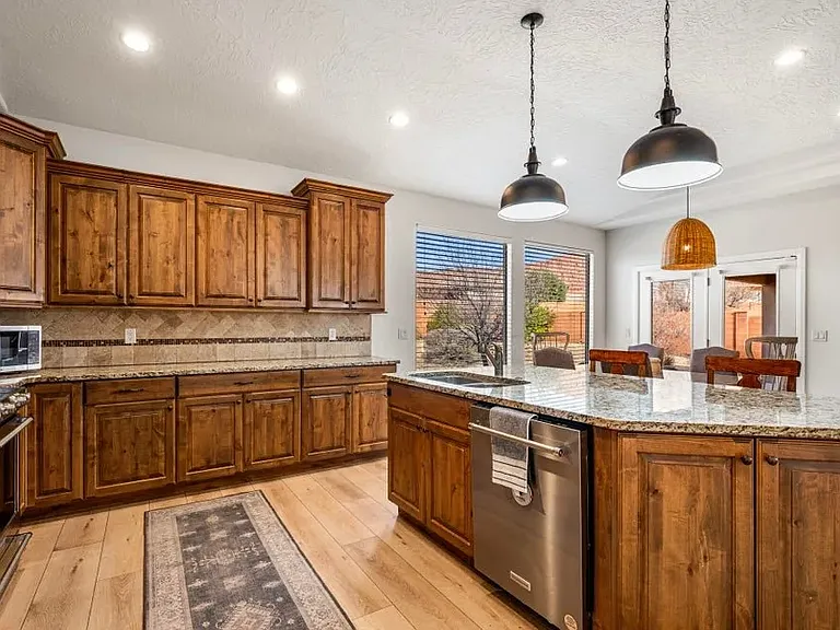 143 N Cortez Trl — Photo 10