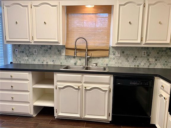 5th image of 1205 Saint Monet Dr
