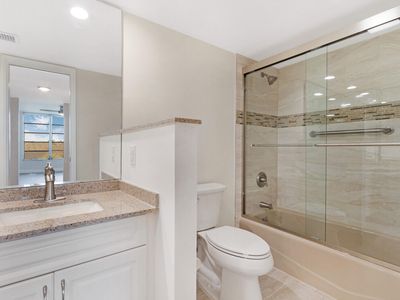 3970 Oaks Clubhouse Drive #409, Pompano Beach, FL, 33069