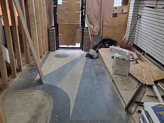 3rd image of 1127 W Baltimore St