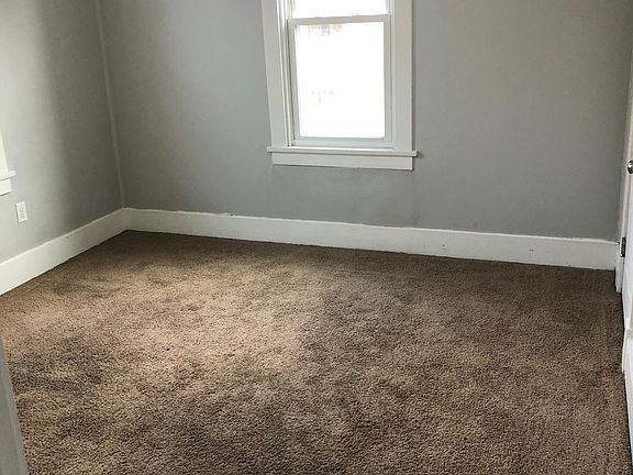 4th image of 533 Tremont Ave S #2