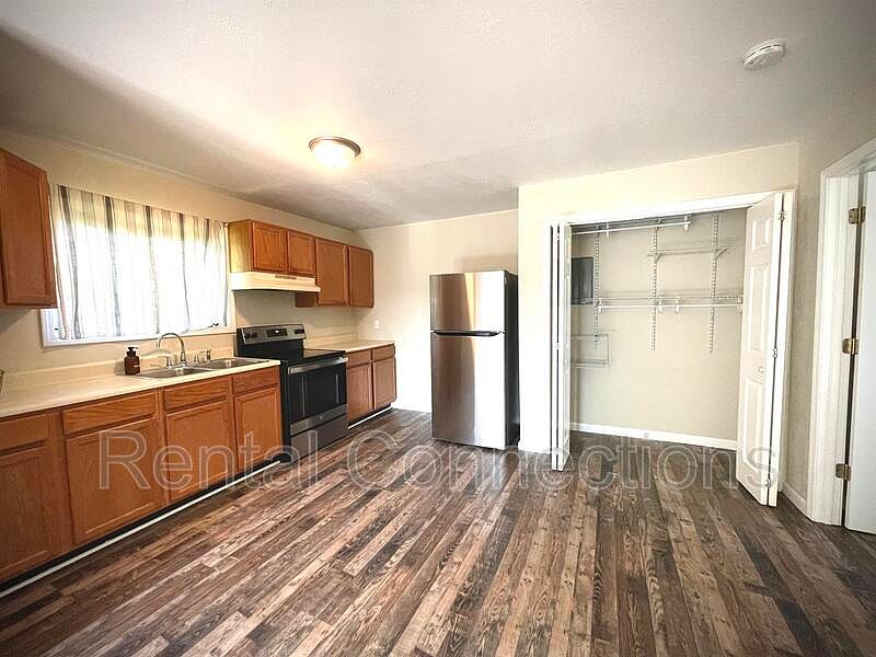 2nd image of 1020 S 14th St APT 1