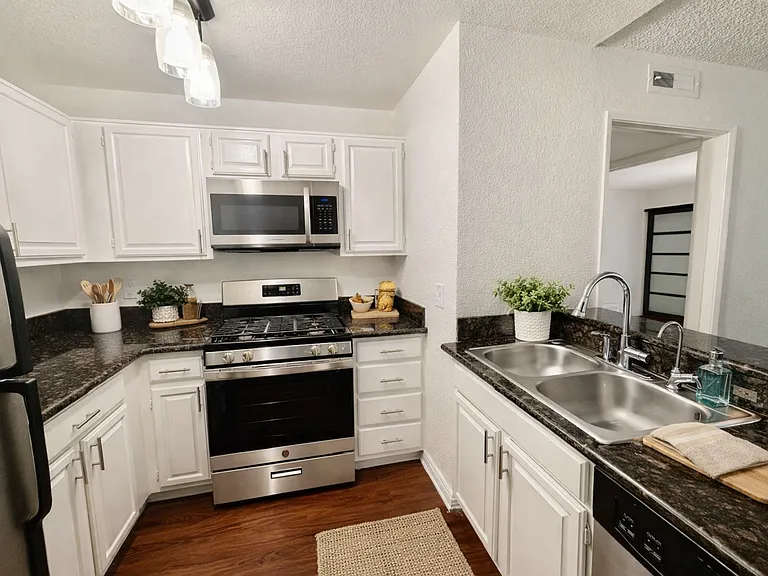 2330 North Cahuenga, LP — Photo 32