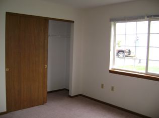 2026 Cliff Alex Ct S APT D, Waukesha, WI 53189