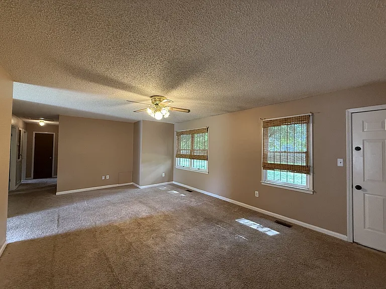1908 Catchings Dr NW — Photo 4