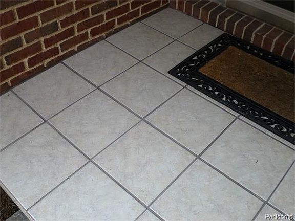 5th image of 8385 Lindamar Ln