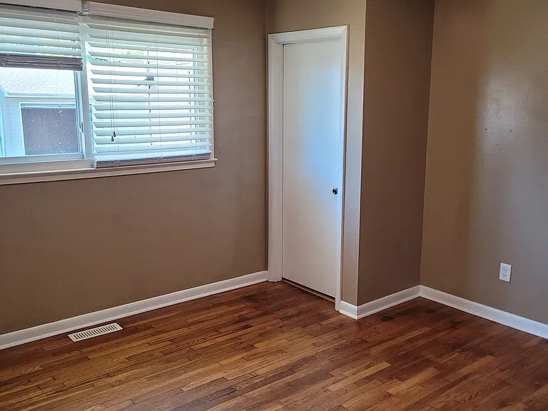 12 Barnes Ct — Photo 7