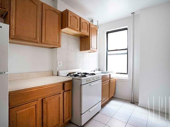 5th image of 1692 Grand Concourse APT 43