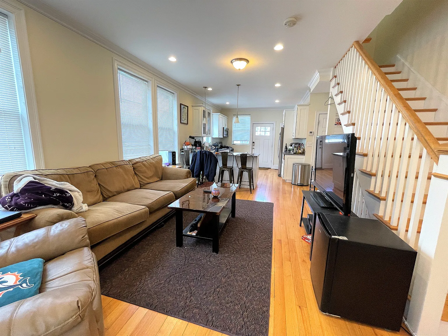 3 bed, 2.5 bath, 1750 sqft, $5,900 — Photo 2