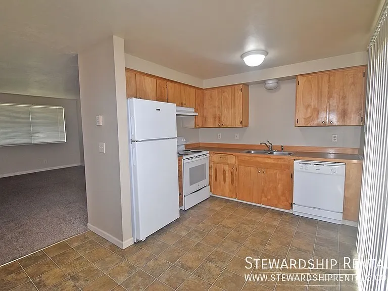 1170 Grant Aly #B — Photo 6