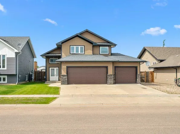 7408 S 29th St, Lloydminster, AB T9V 3N1