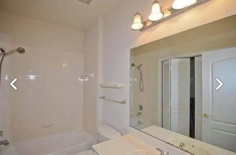 Shared bathroom in the upper floor