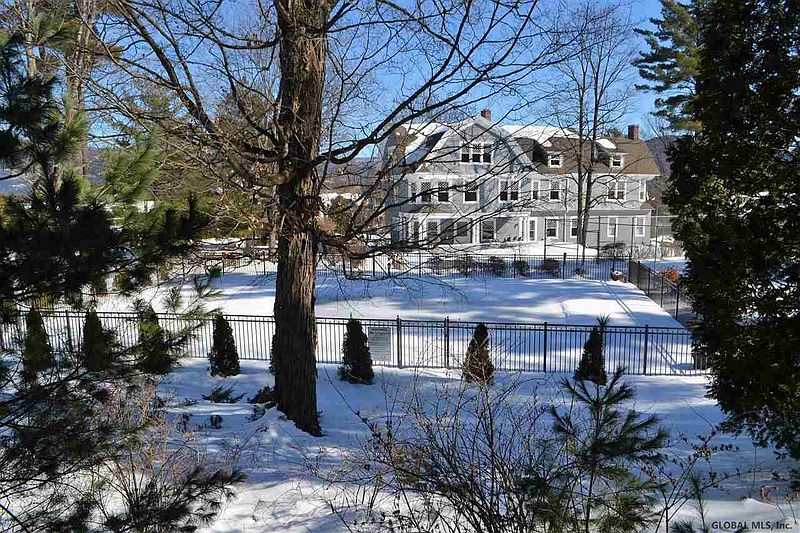 3rd image of 15 JUNIPER HILL Road