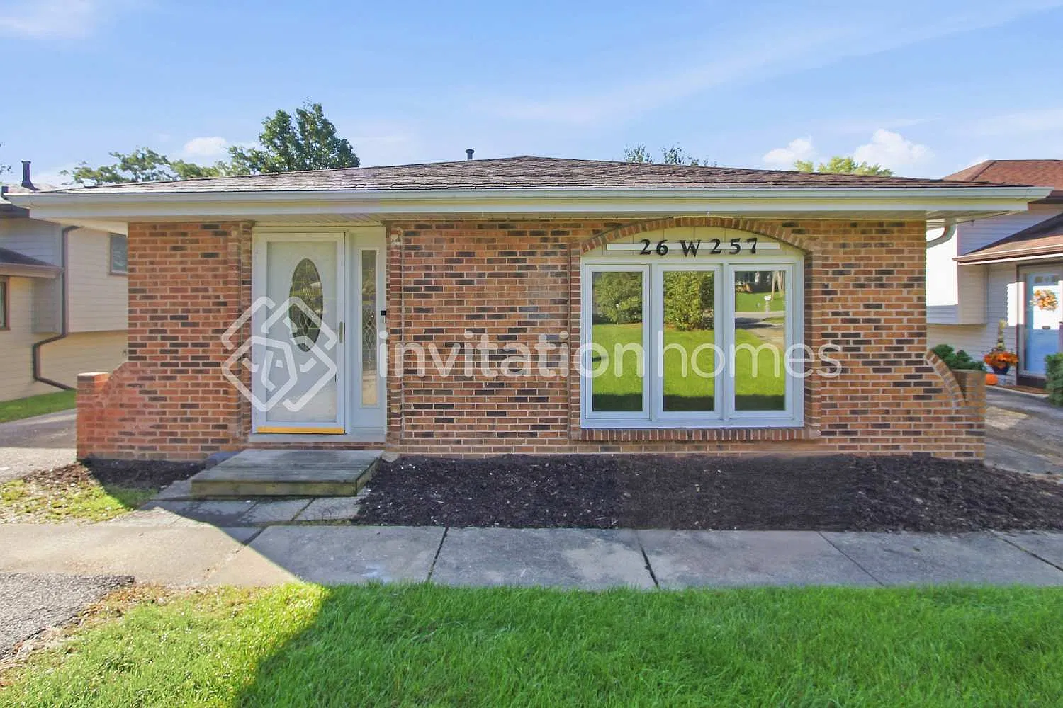 26W257 Harrison Ave Winfield, IL 60190 — Photo 1