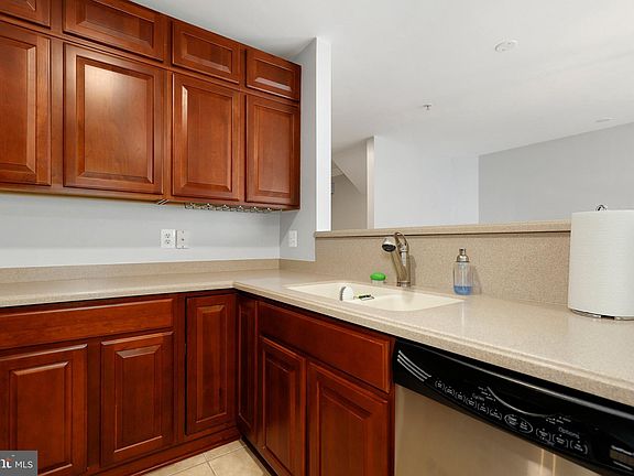 5th image of 2140 Hideaway Ct #32