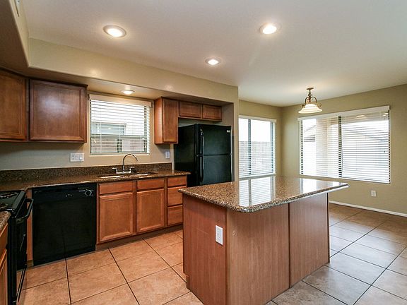 5th image of 5639 W Jones Ave