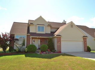 6525 Heartwood Ln, Saline, MI 48176