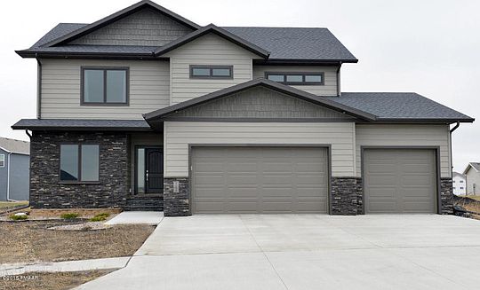1st image of 3009 6th St E
