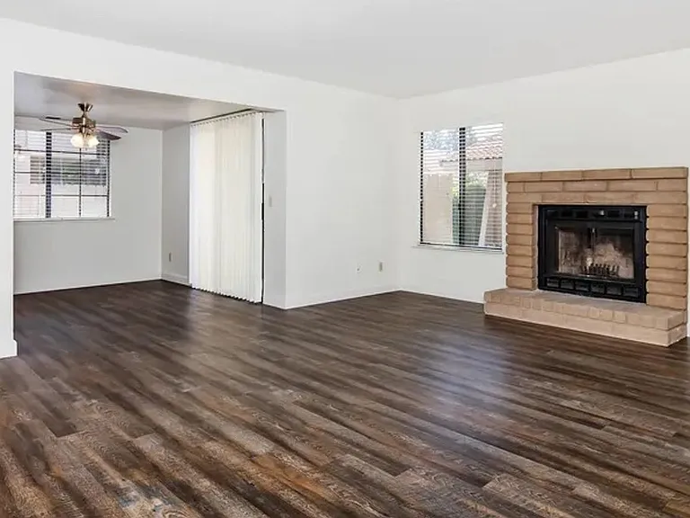 7178 N Jackson Ave — Photo 16
