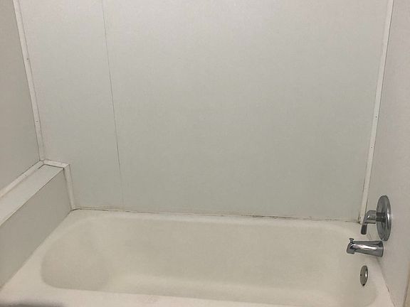 2nd image of 4823 Cass St