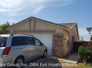 211 Santa Rosa Dr, Imperial, CA 92251