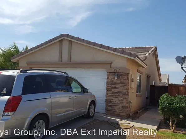211 Santa Rosa Dr, Imperial, CA 92251
