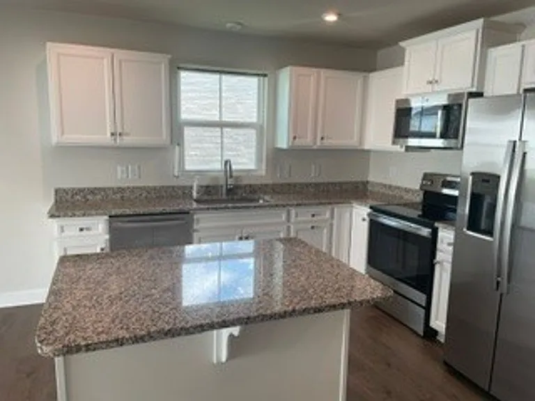 2716 Thornton Grove Blvd — Photo 9